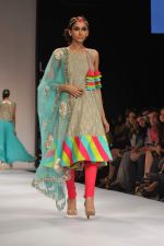 Model walk the ramp for nandita thirani and payal singhal show at Lakme Fashion Week Day 1 on 3rd Aug 2012 (41).JPG